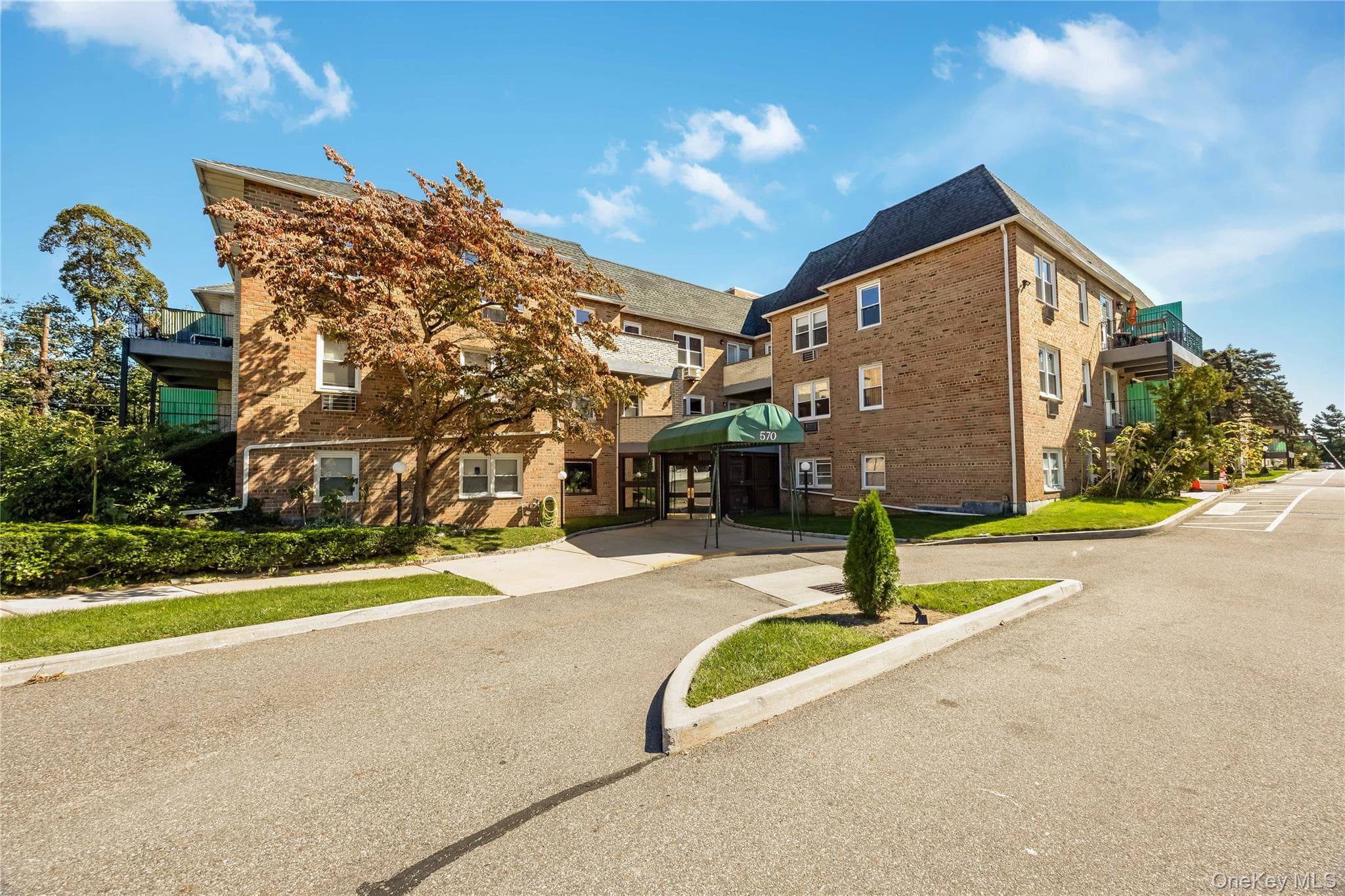 570 Broadway Unit: B11 thumbnail 2