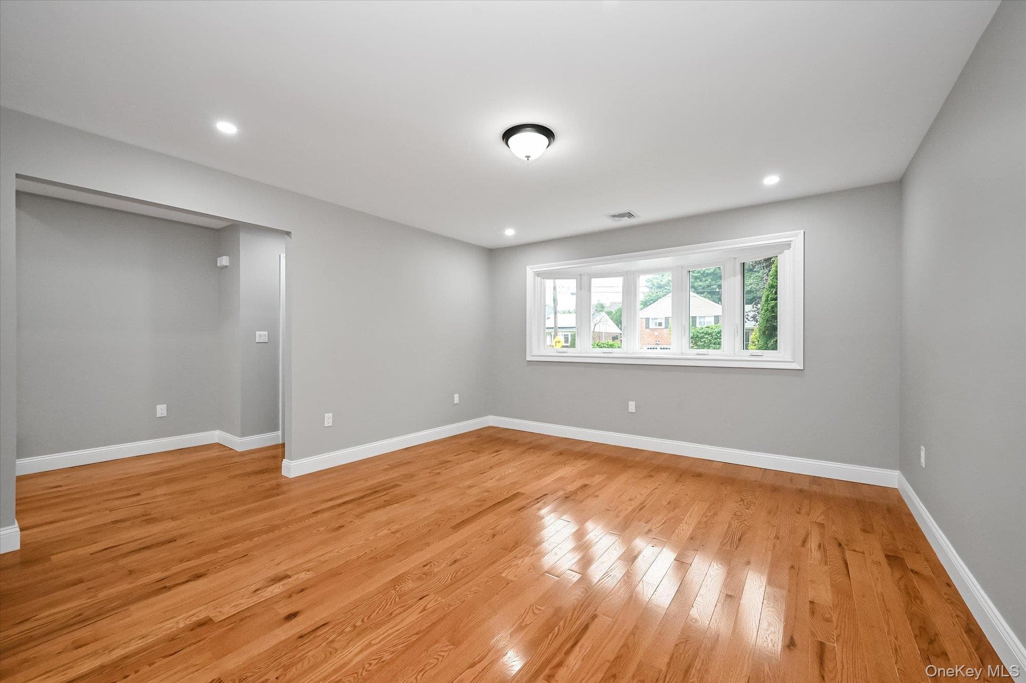 226 Vincent Drive thumbnail 2
