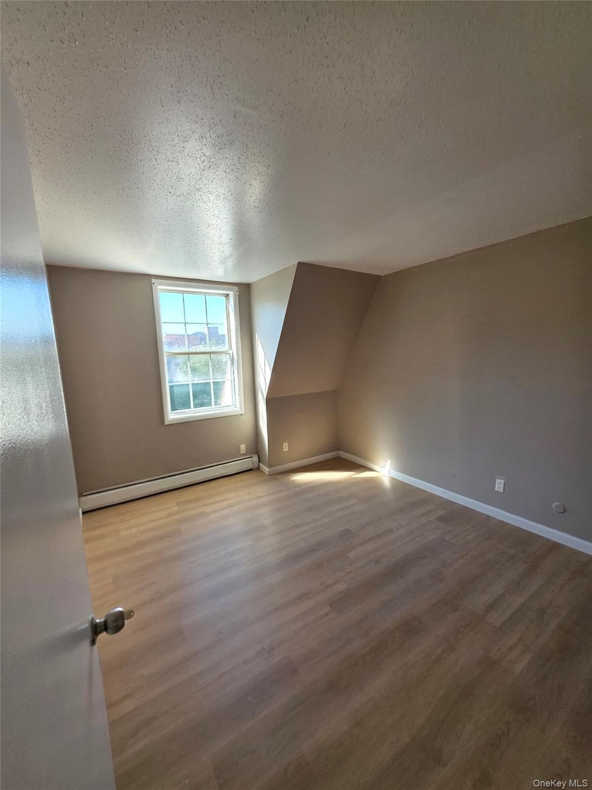 1186 Vyse Avenue thumbnail 32