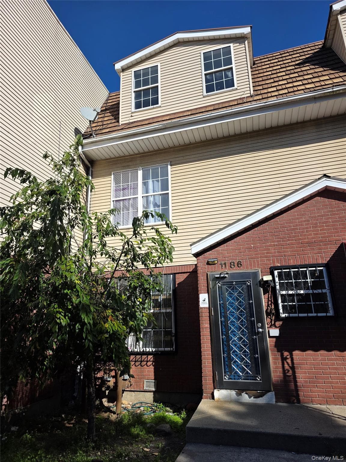 1186 Vyse Avenue thumbnail 2
