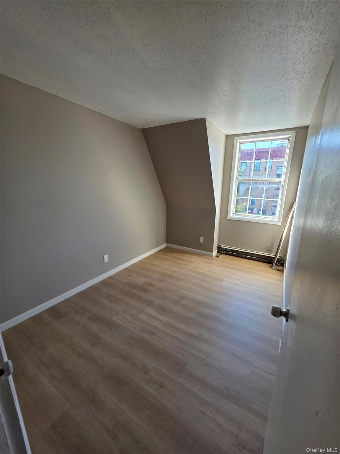 1186 Vyse Avenue thumbnail 34