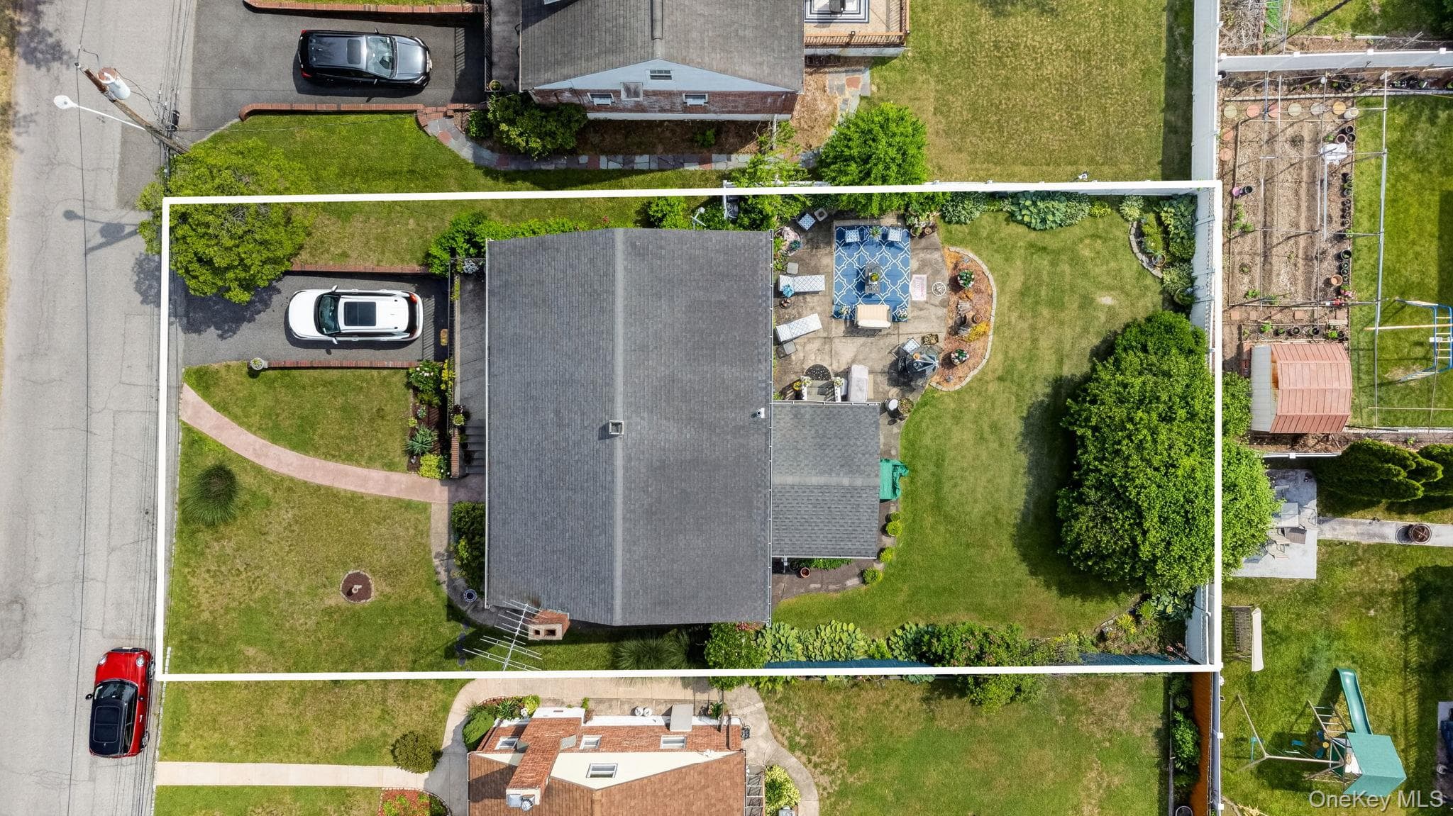 207 Clunie Avenue thumbnail 30