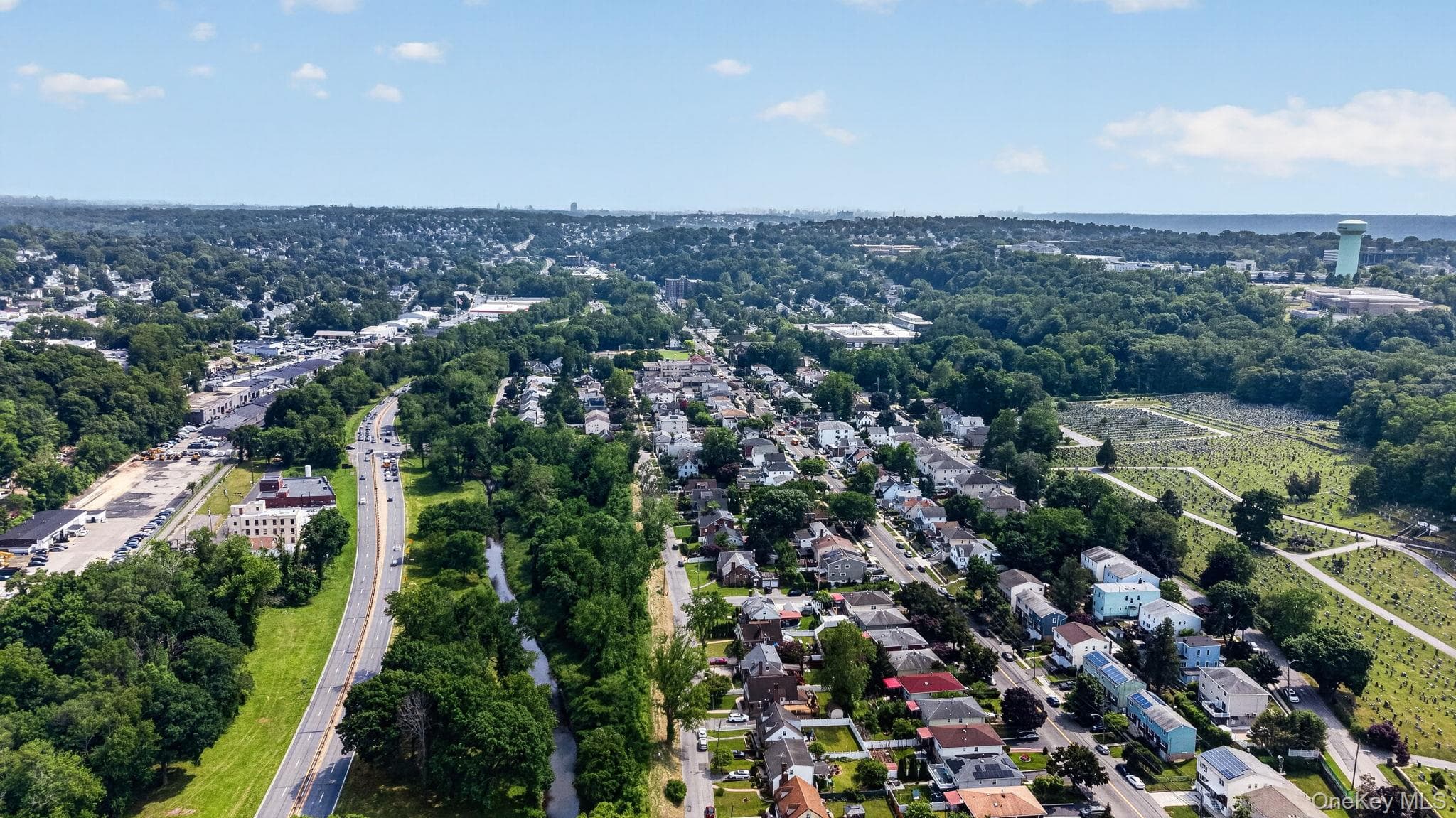 207 Clunie Avenue thumbnail 32