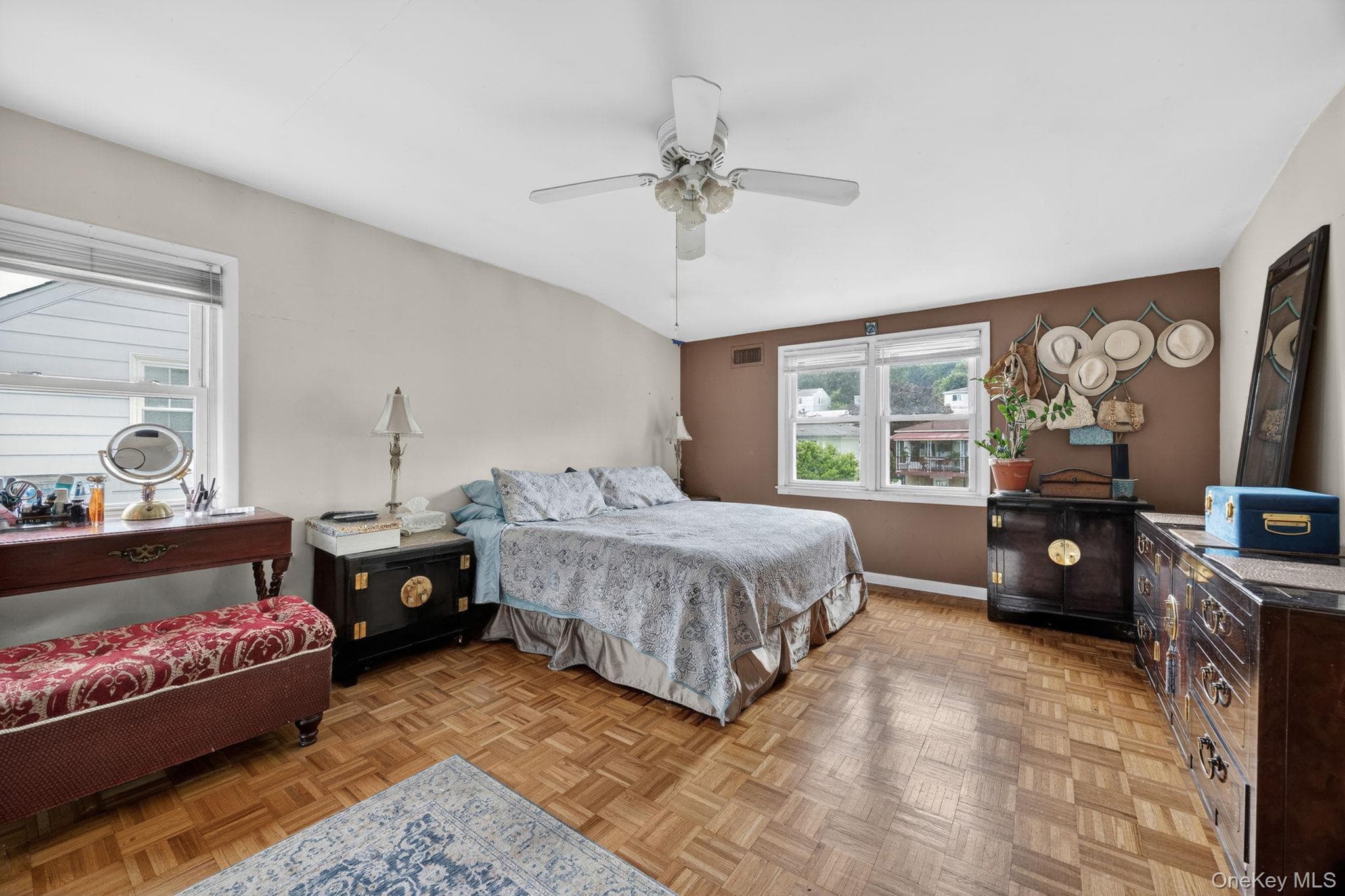 207 Clunie Avenue thumbnail 15
