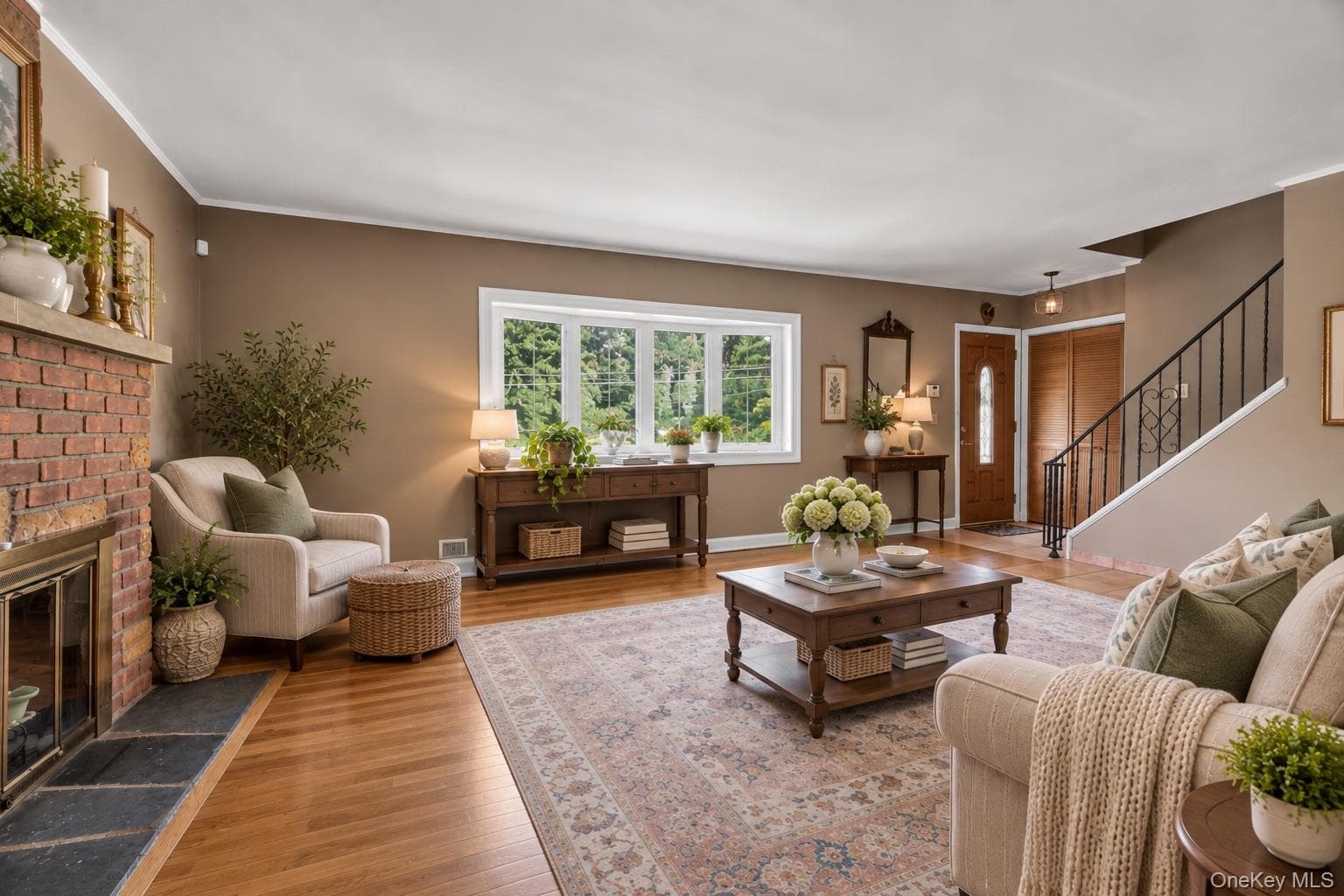 207 Clunie Avenue thumbnail 7