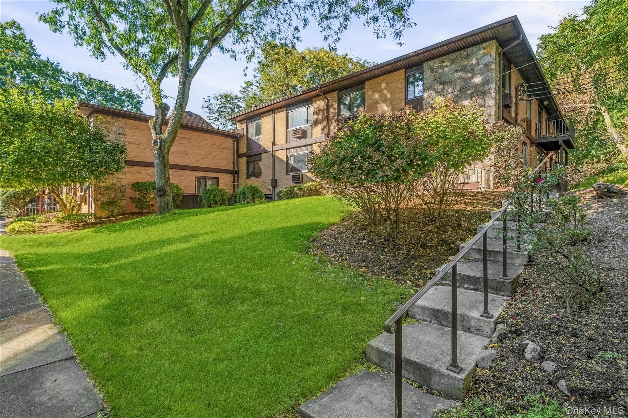 5 W Lawrence Park Drive Unit: 11 thumbnail 2