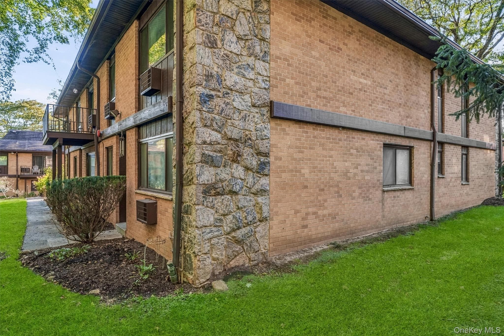 5 W Lawrence Park Drive Unit: 11 thumbnail 3