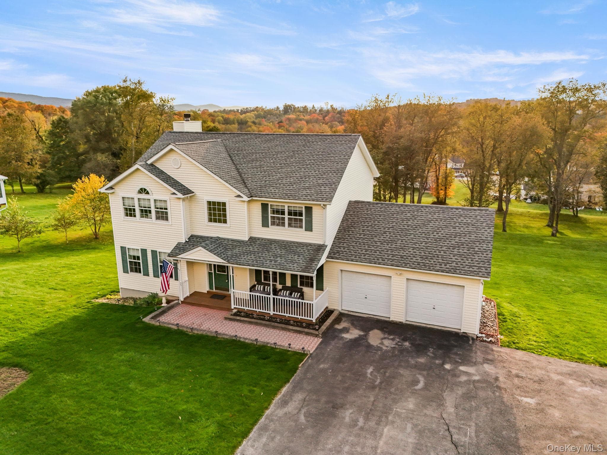 55 Beach Road, Poughquag