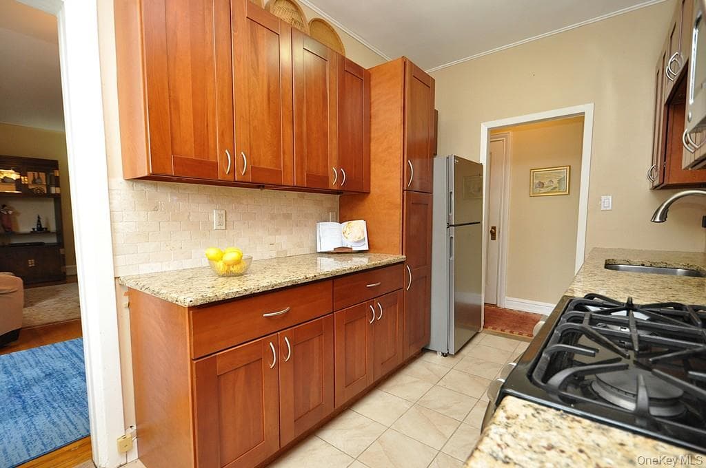 143 Garth Road Unit: 5J thumbnail 6