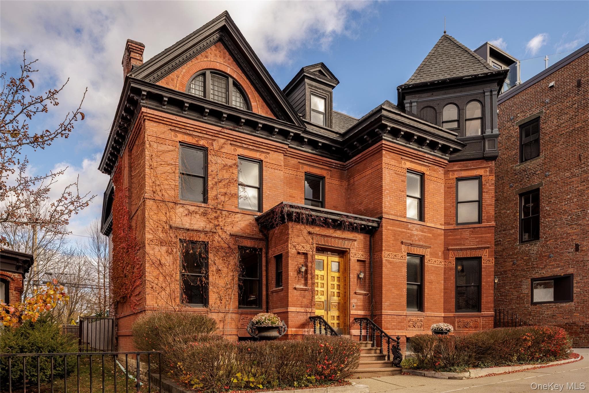 420 Warren St, Hudson