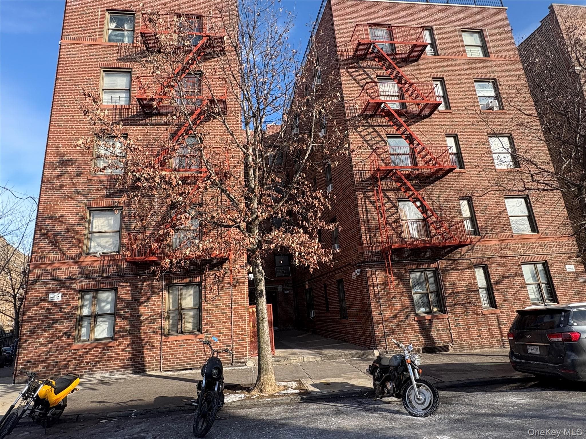 1534 Beach Avenue thumbnail 2