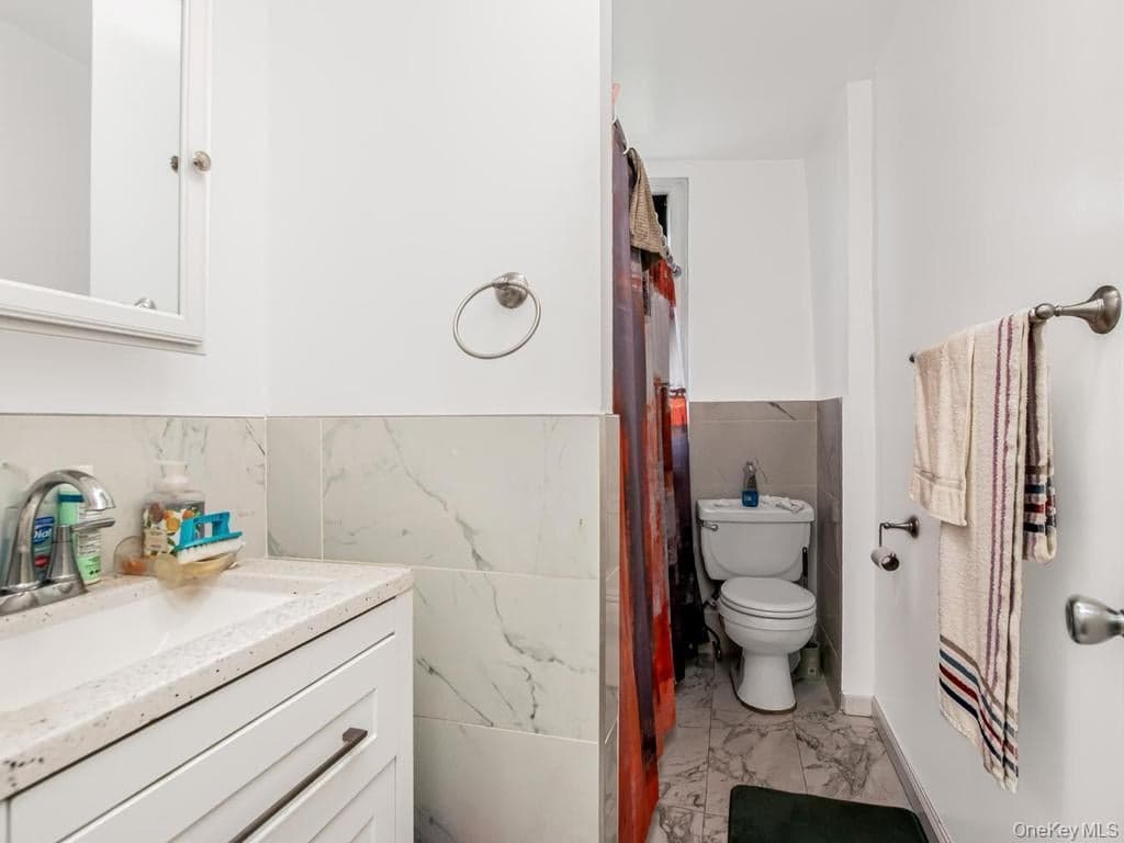 1534 Beach Avenue thumbnail 12