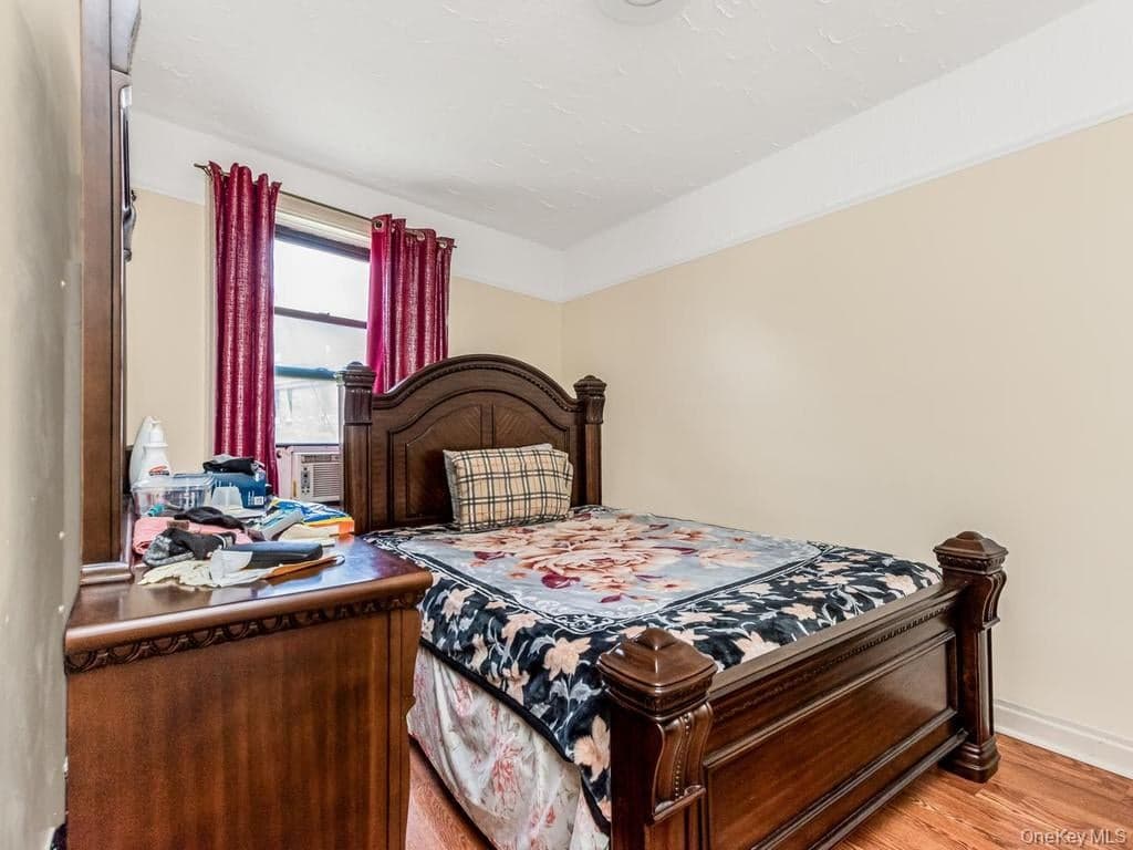 1534 Beach Avenue thumbnail 11