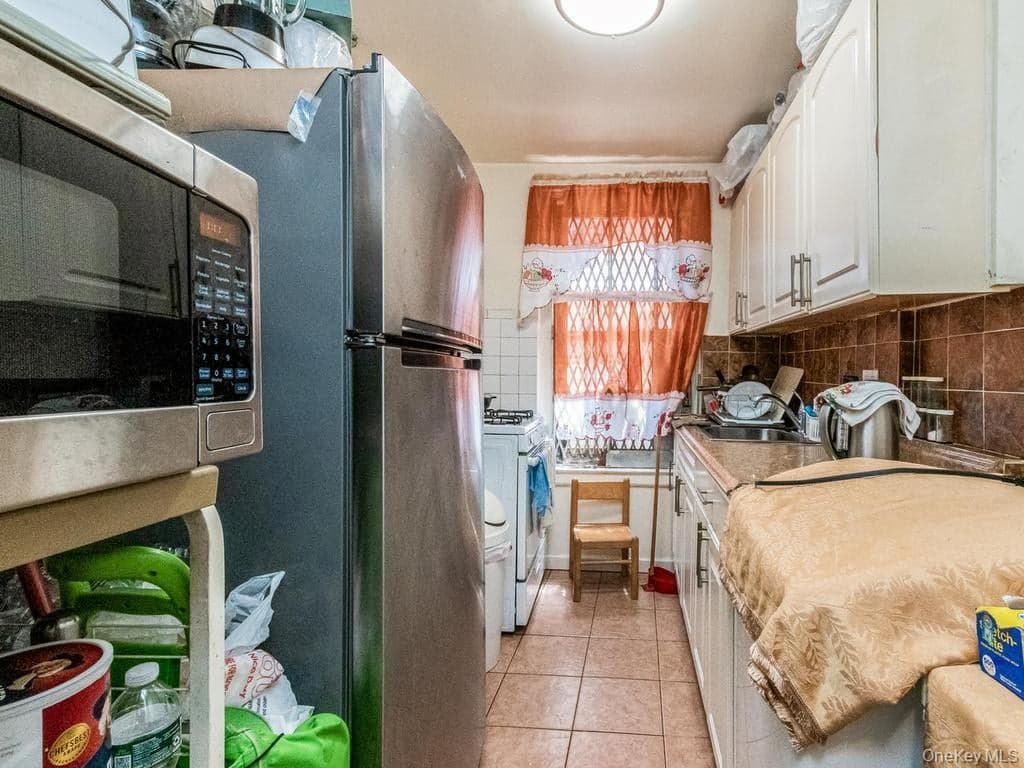 1534 Beach Avenue thumbnail 25