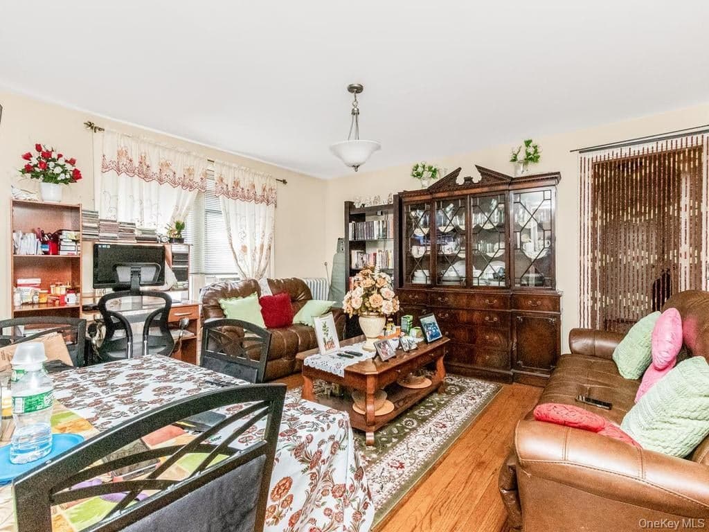 1534 Beach Avenue thumbnail 26