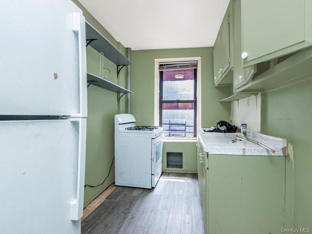 1534 Beach Avenue thumbnail 21