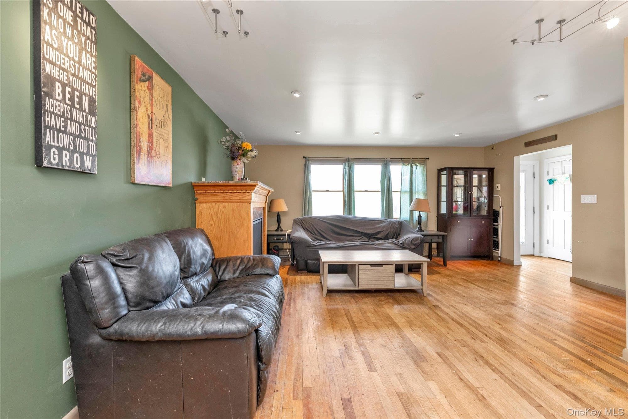 45 Carman Avenue thumbnail 6