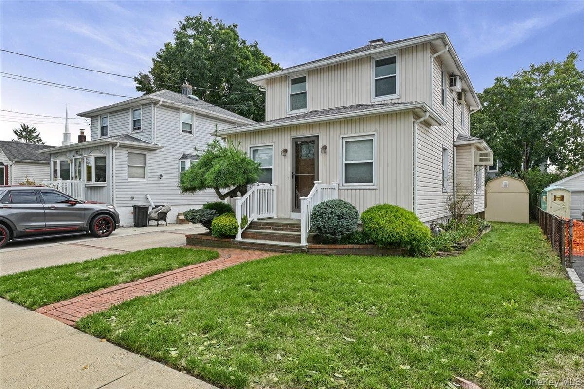 309 Frederick Avenue photo 1