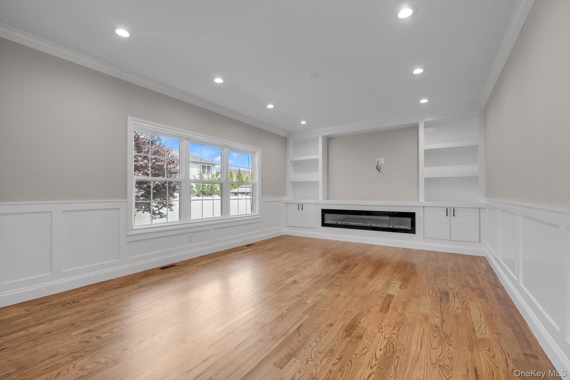 2351 Amherst Street thumbnail 9
