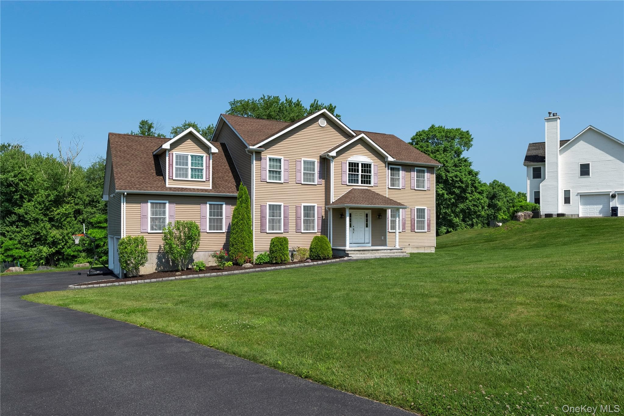 16 Noble Court, Mahopac