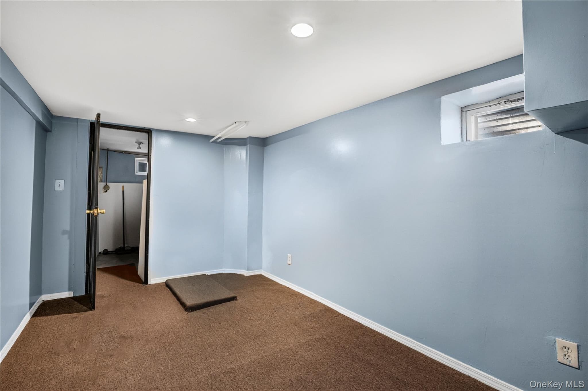 111-42 209th Street thumbnail 15
