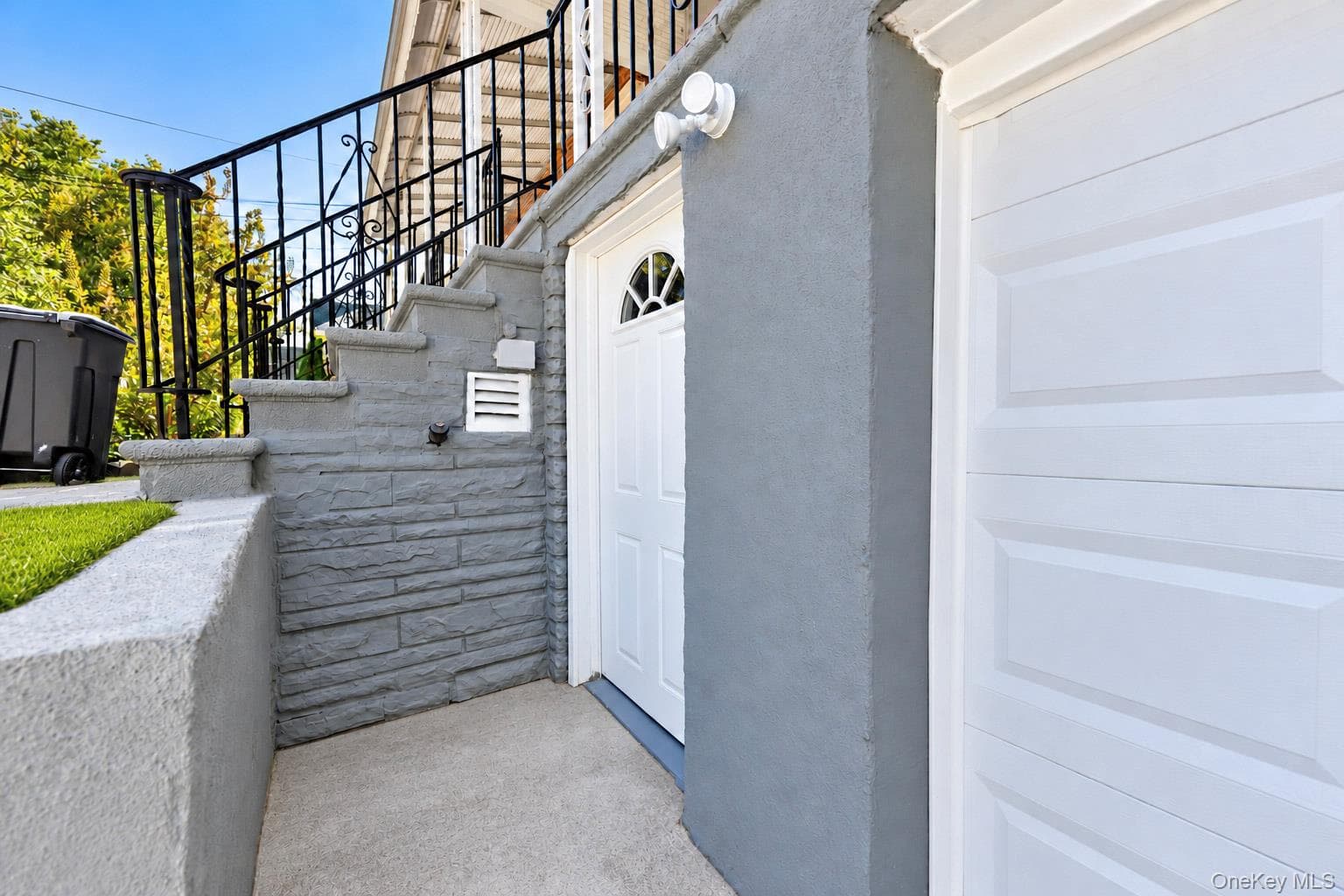 2427 Morgan Avenue thumbnail 3