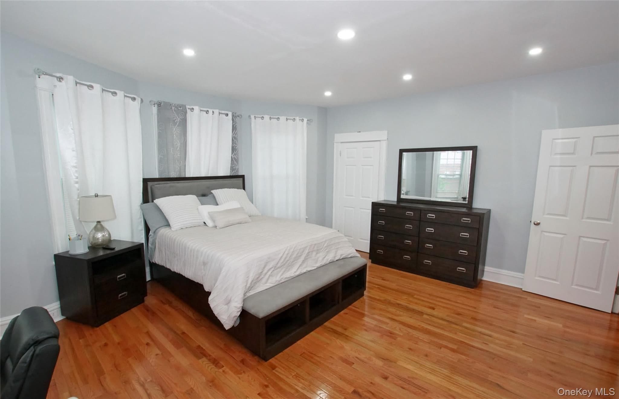 278 S Long Beach Avenue thumbnail 33