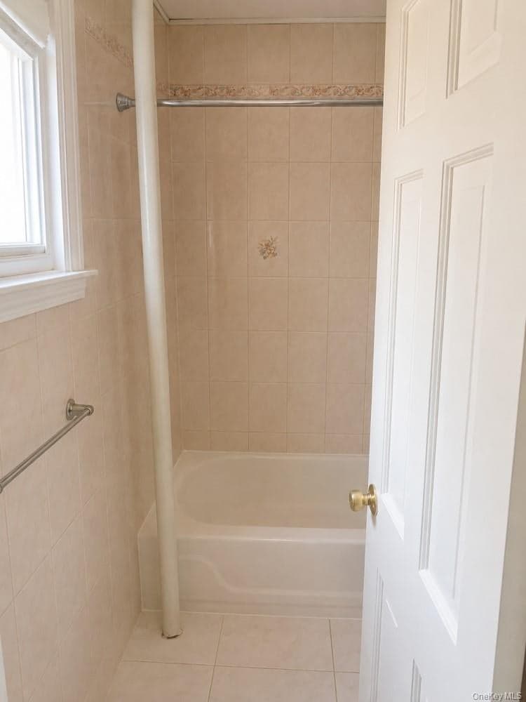 834 E 229th Street thumbnail 10