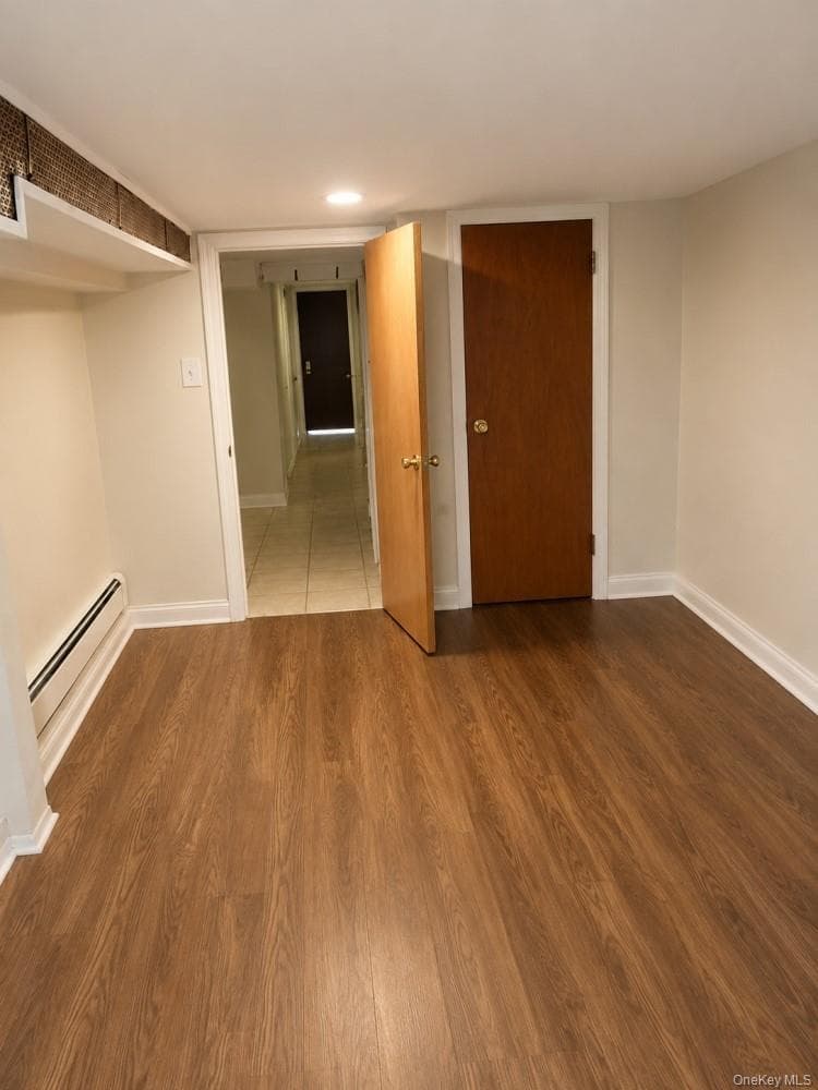 834 E 229th Street thumbnail 4