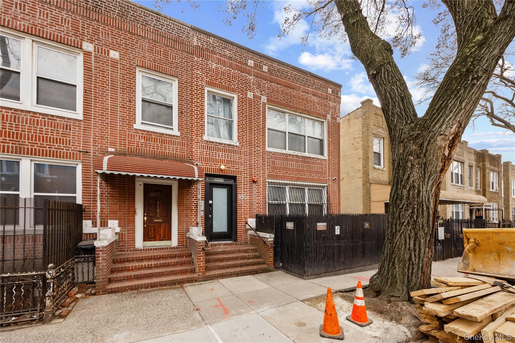 1180 Grant Avenue thumbnail 3