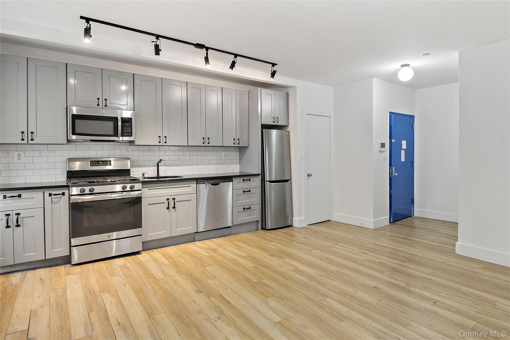 1180 Grant Avenue thumbnail 15