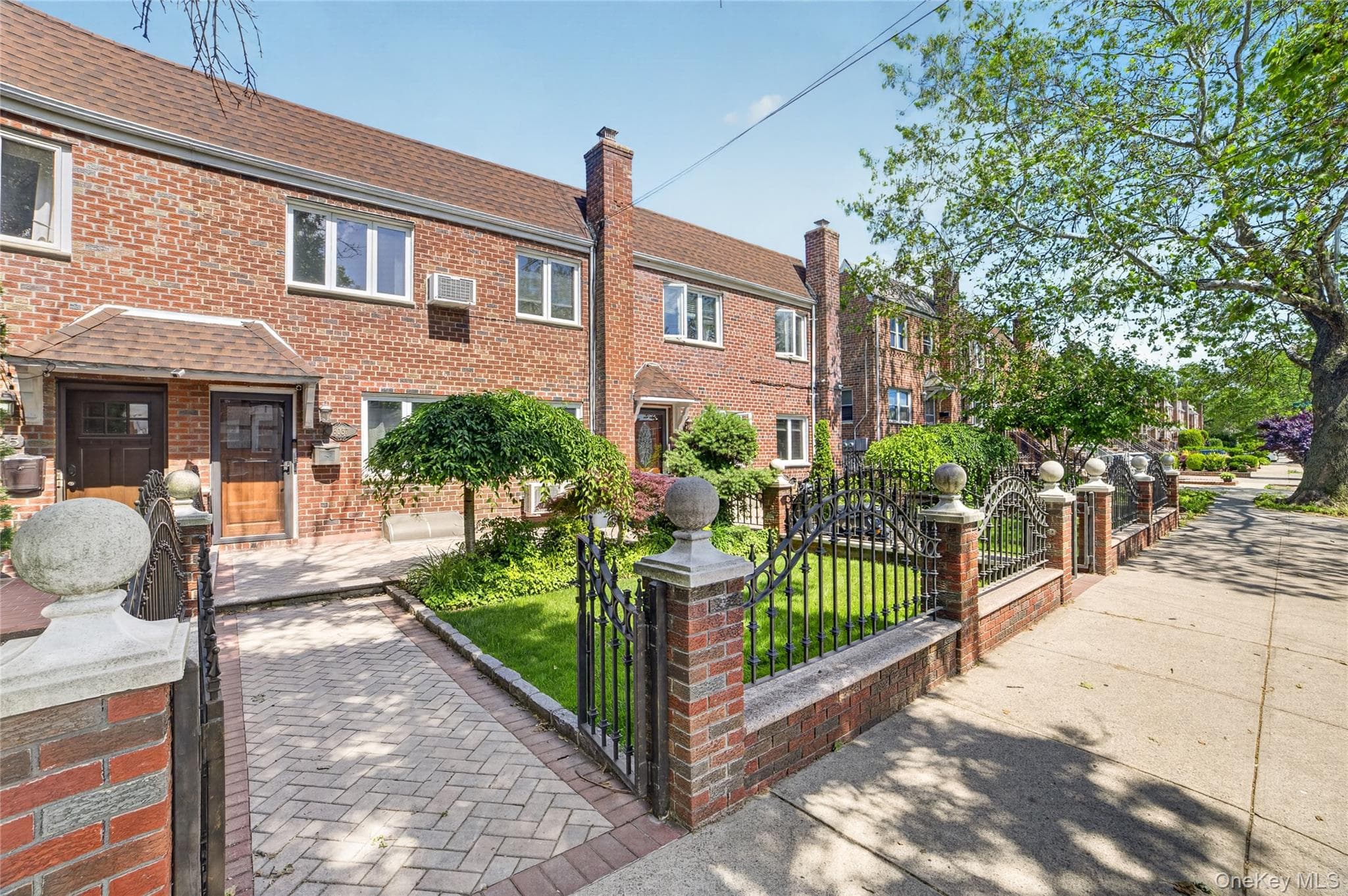 6037 69th Place, Maspeth