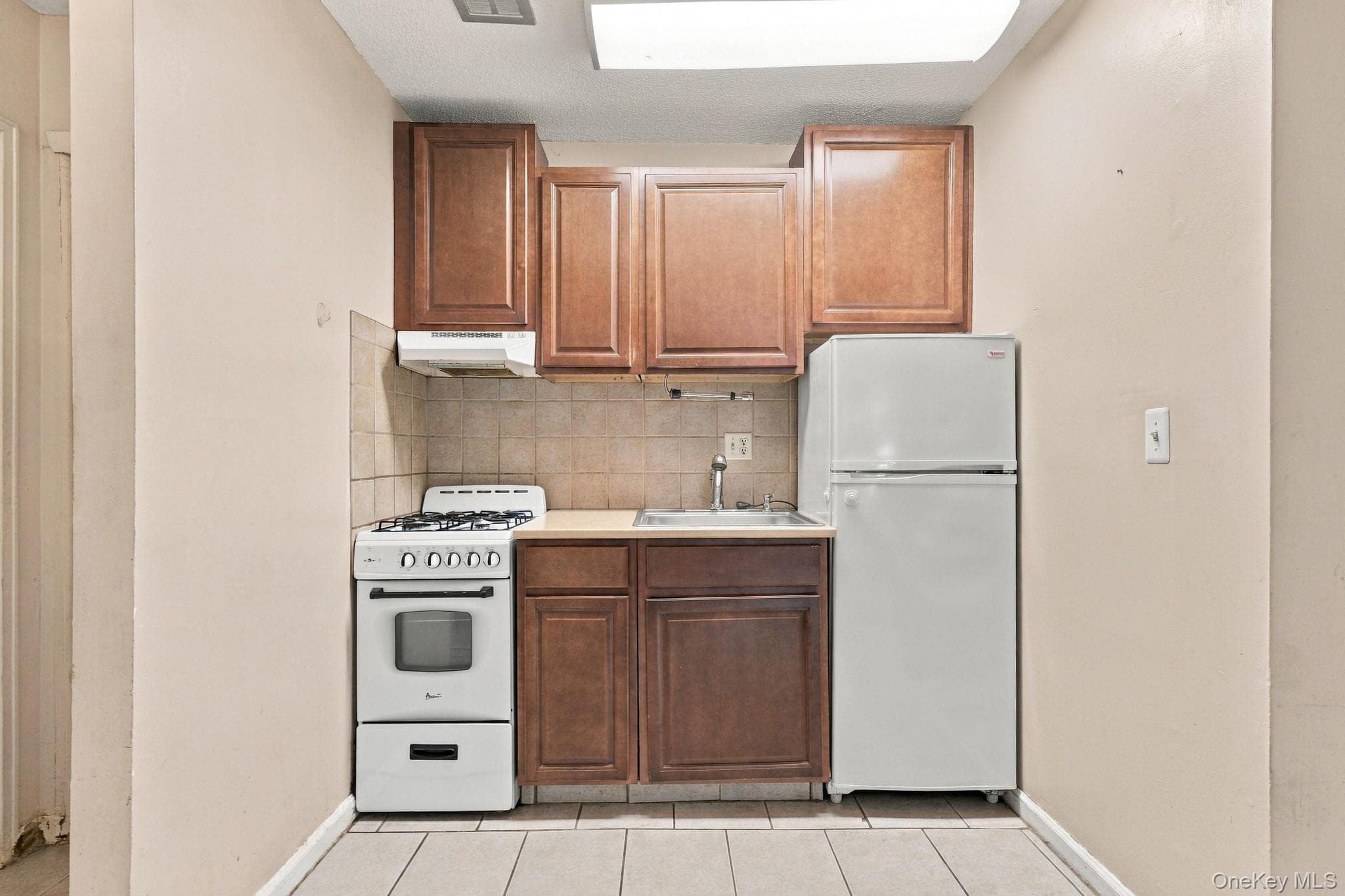 2301 Barclay Manor Unit: 23A thumbnail 5