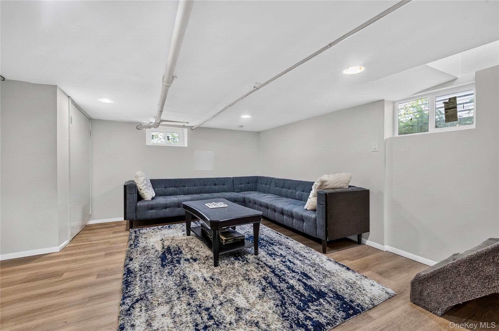 253 Court Place thumbnail 18