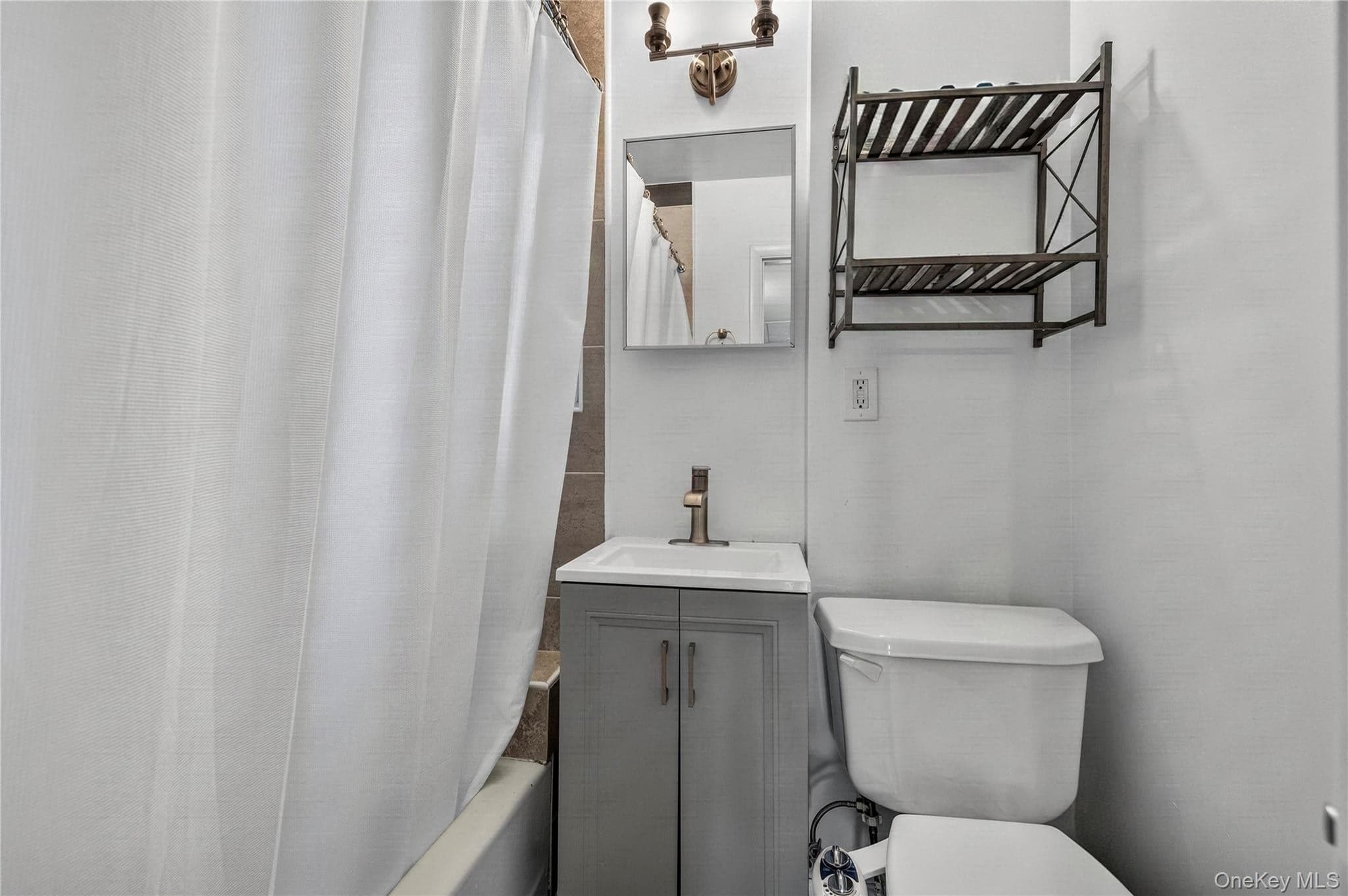 253 Court Place thumbnail 17