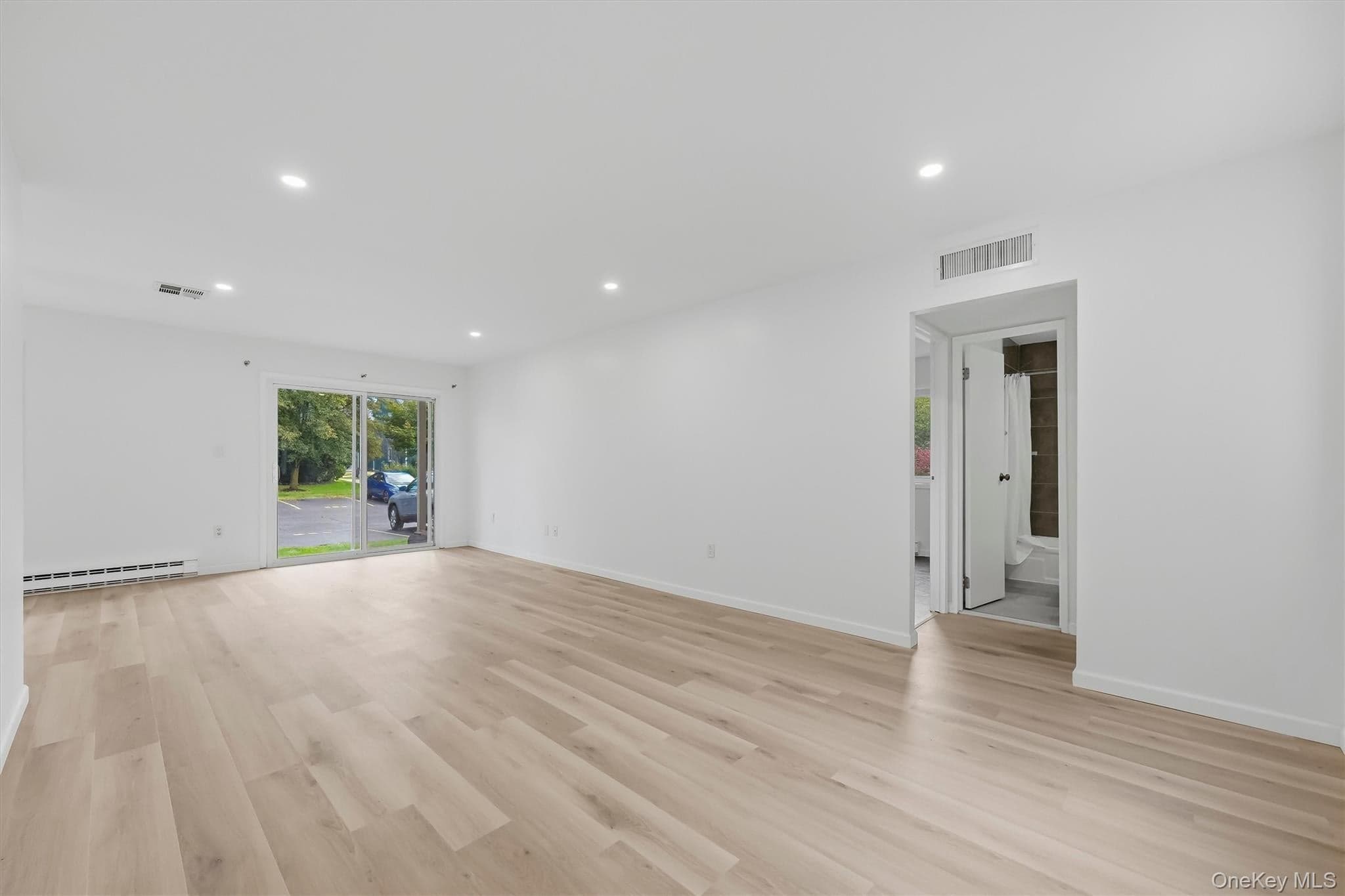 82 Sterling Street Unit: 82 thumbnail 4