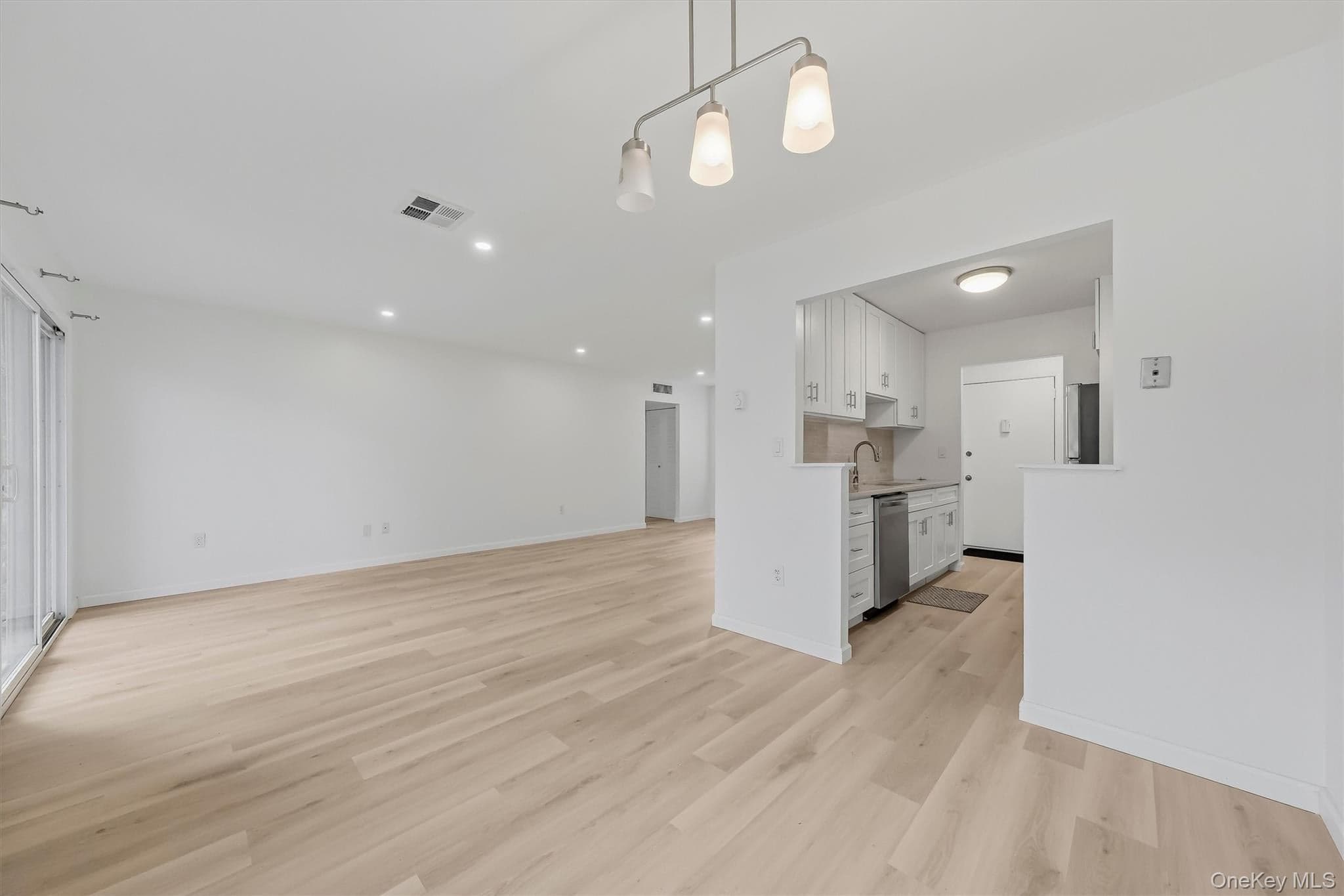 82 Sterling Street Unit: 82 thumbnail 8