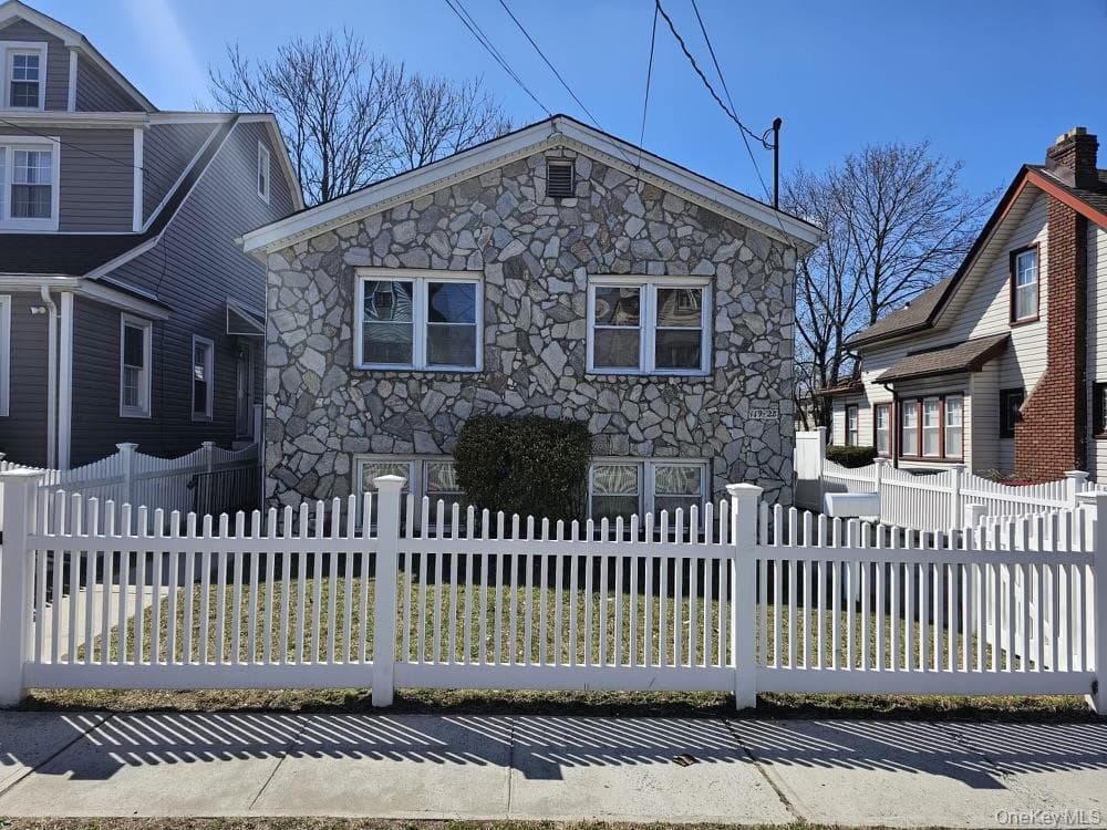 119-28 193rd Street St, Saint Albans