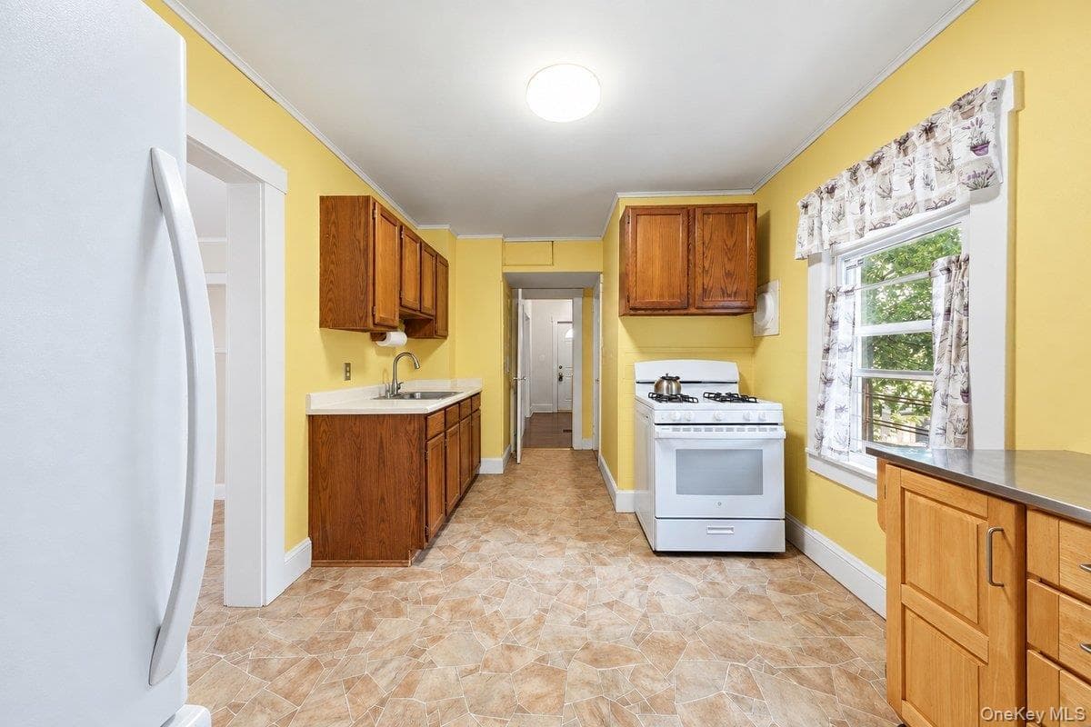 258 Mclean Avenue thumbnail 7