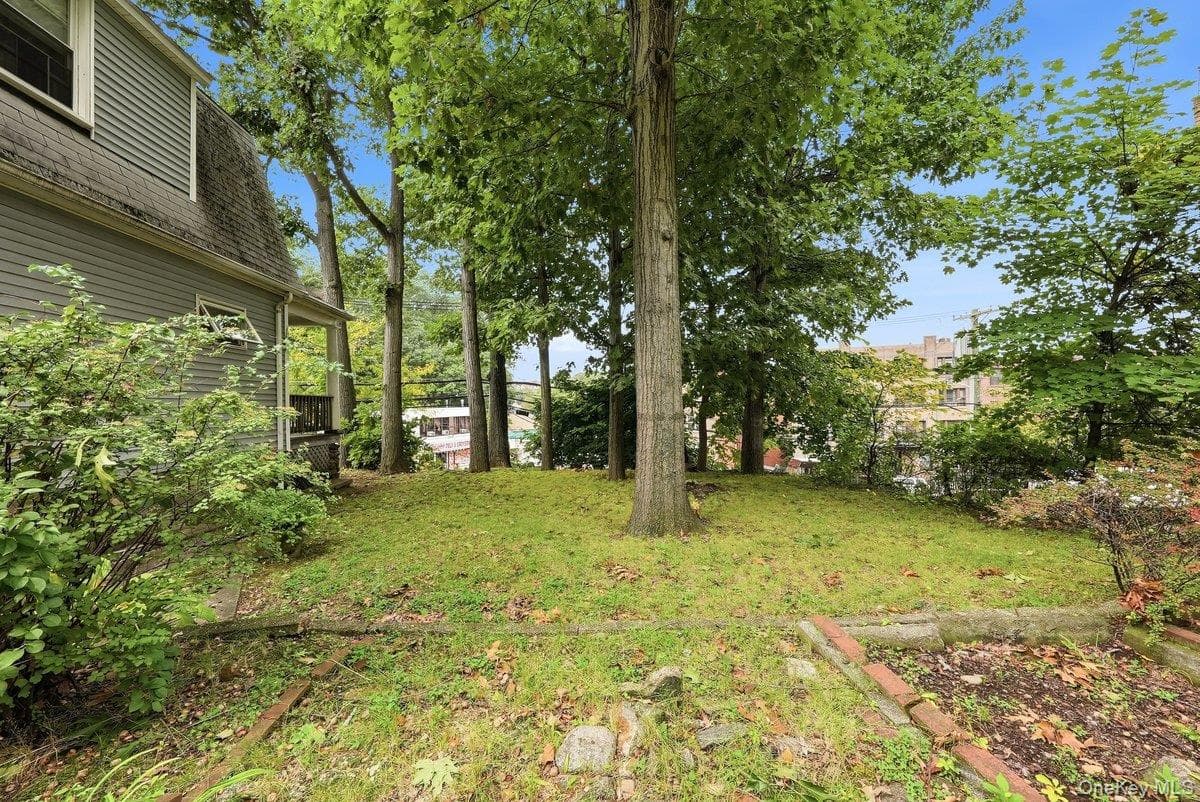 258 Mclean Avenue thumbnail 34