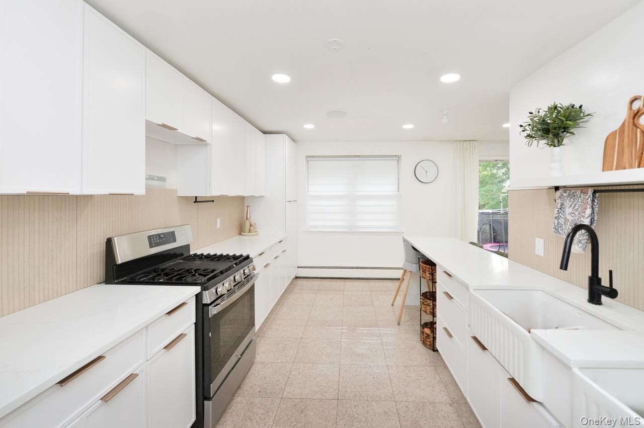 232 Kearsing Parkway Unit: G, Monsey
