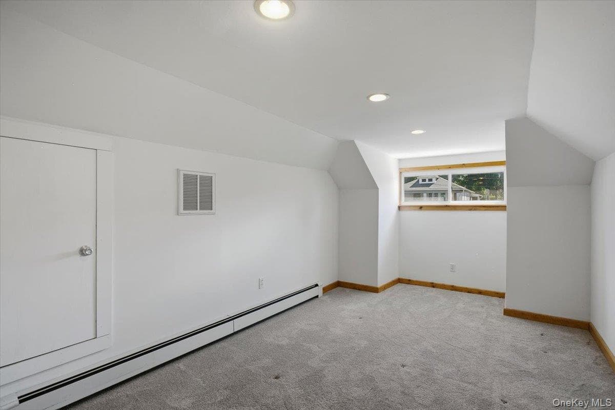 8 E Willow Street thumbnail 25