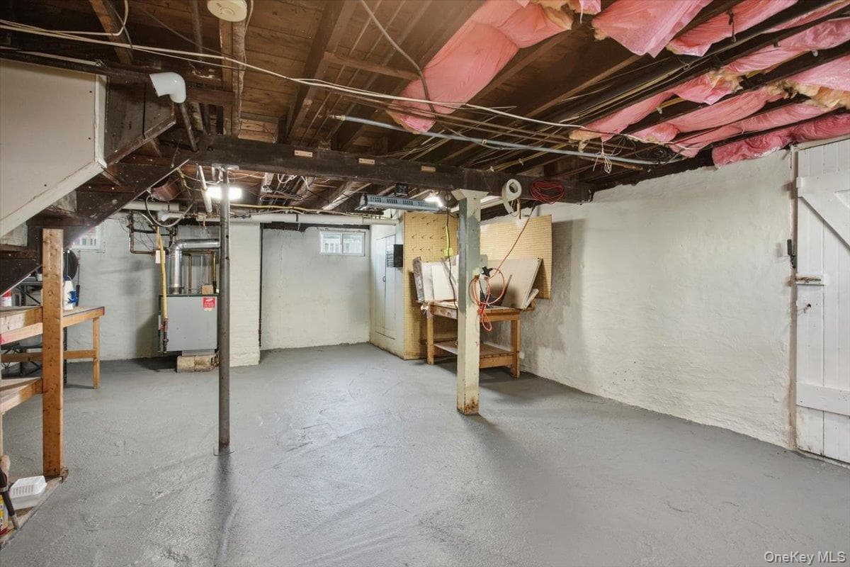8 E Willow Street thumbnail 31