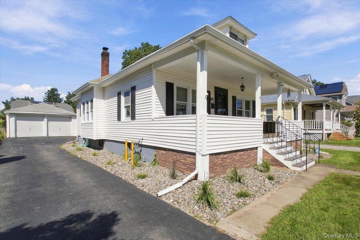 8 E Willow Street thumbnail 35