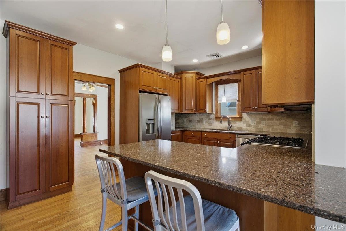 8 E Willow Street thumbnail 8