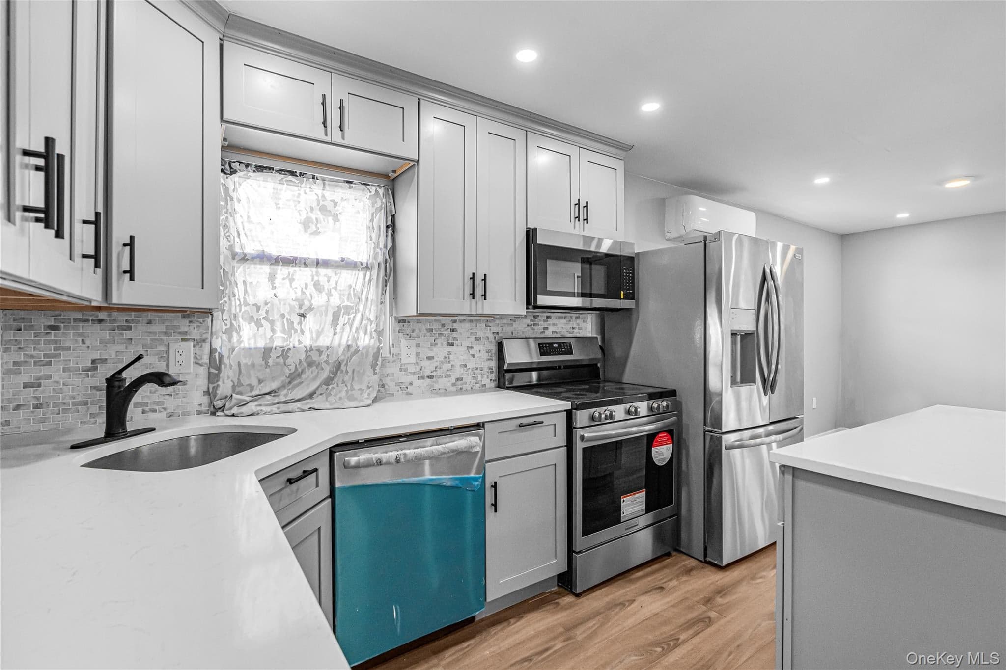1161 E 88th Street thumbnail 4