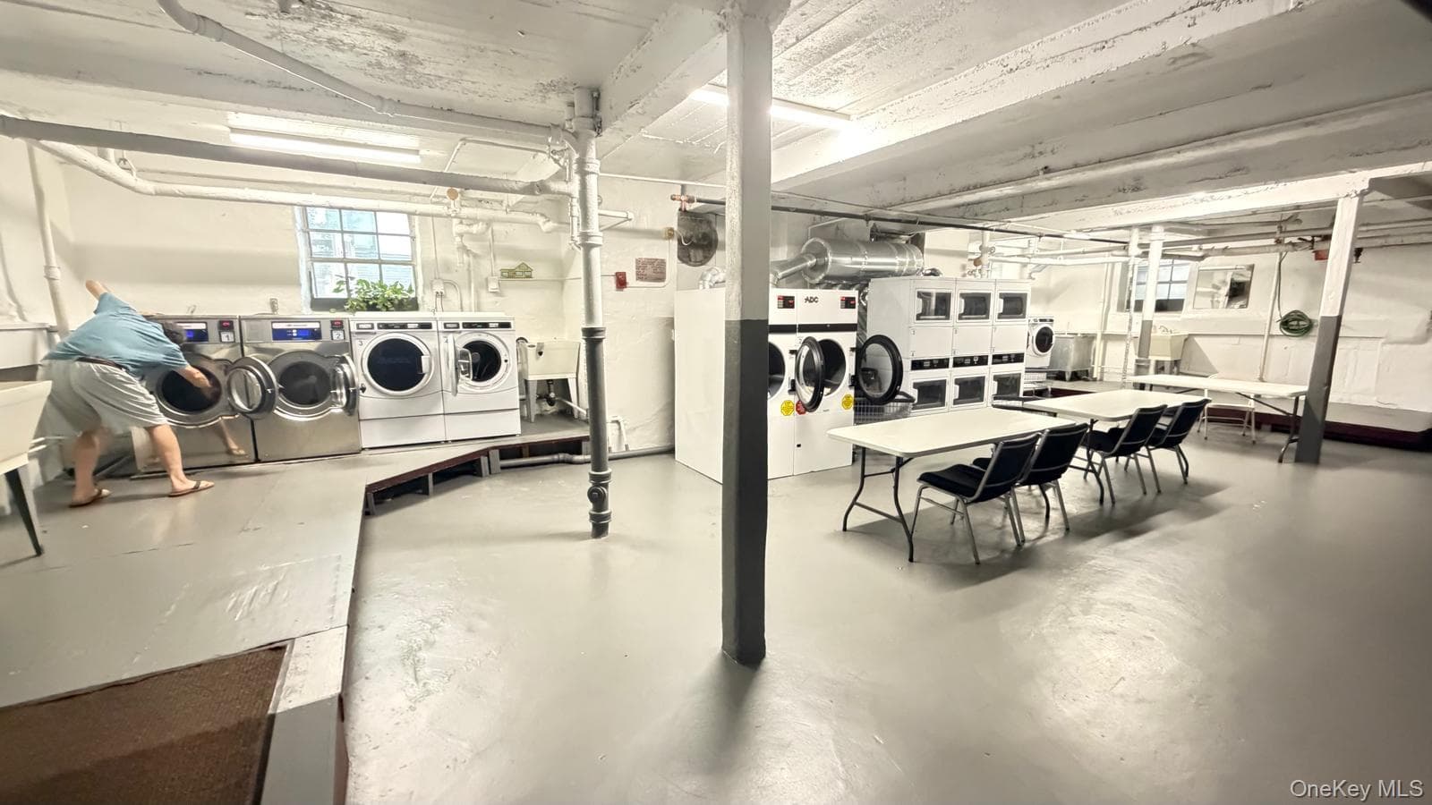 61-41 Saunders Street Unit: B67 thumbnail 5