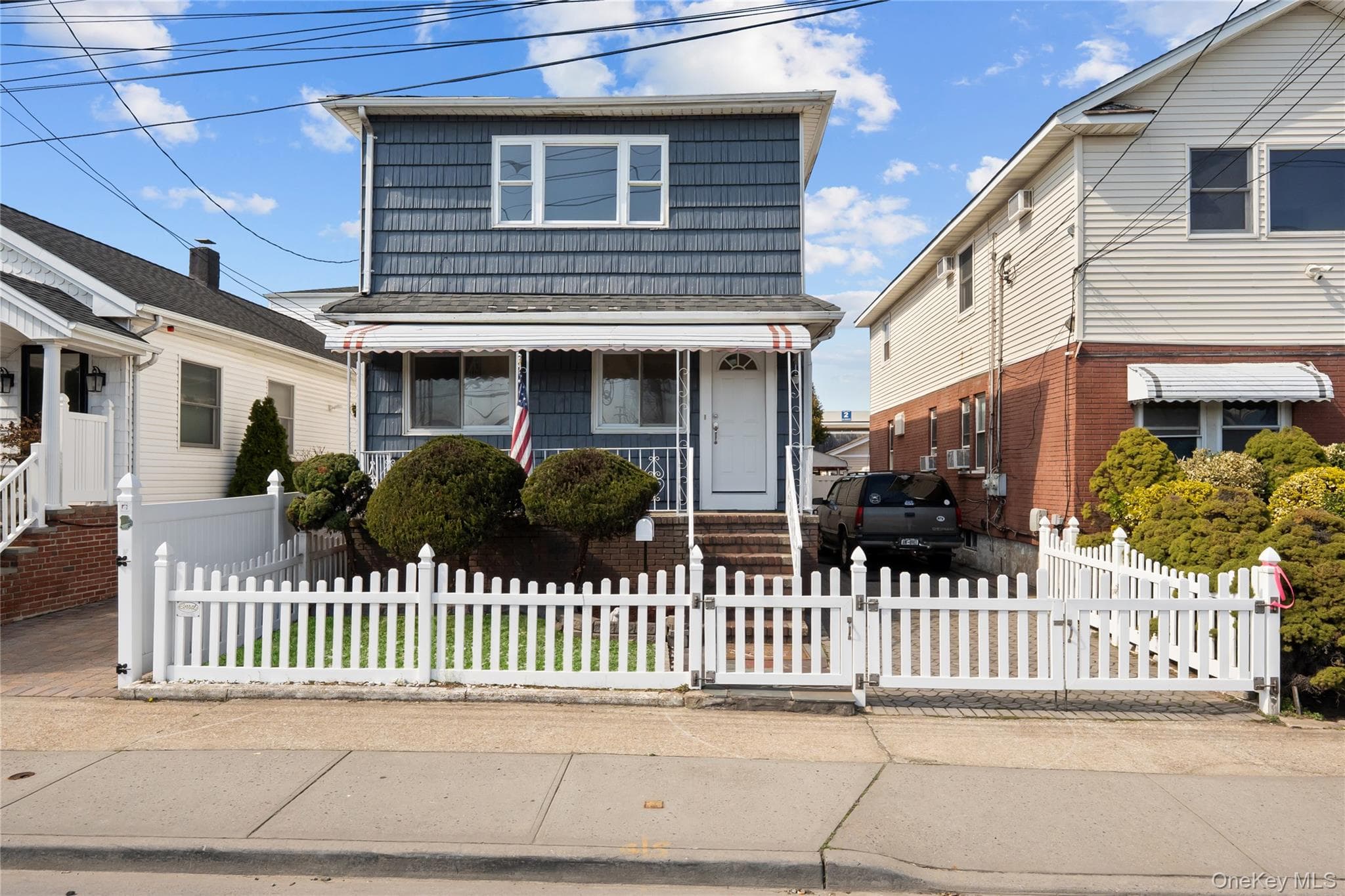 224 W Broadway photo 1