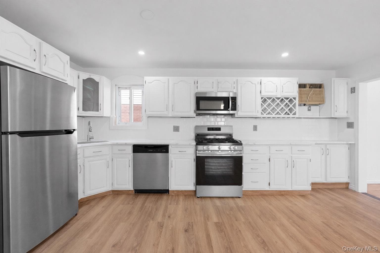 224 W Broadway thumbnail 7