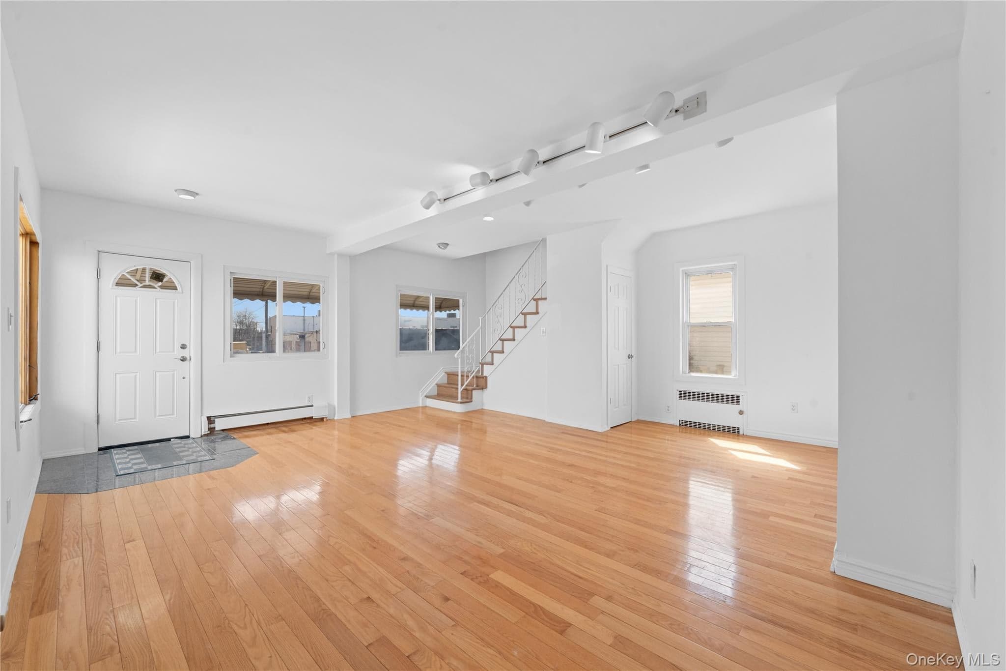 224 W Broadway thumbnail 36